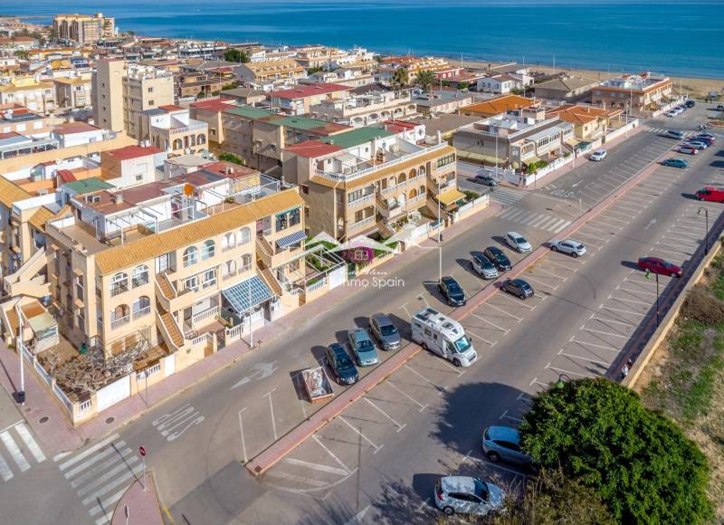 Apartamento - Segunda mano - Torrevieja - Los Europeos