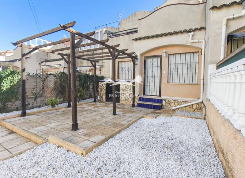 Bungalow - Segunda mano - Torrevieja - Lago jardin