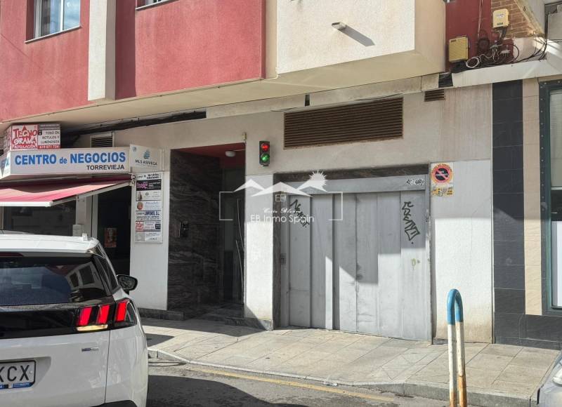 Garage - Segunda mano - Torrevieja - Torrevieja