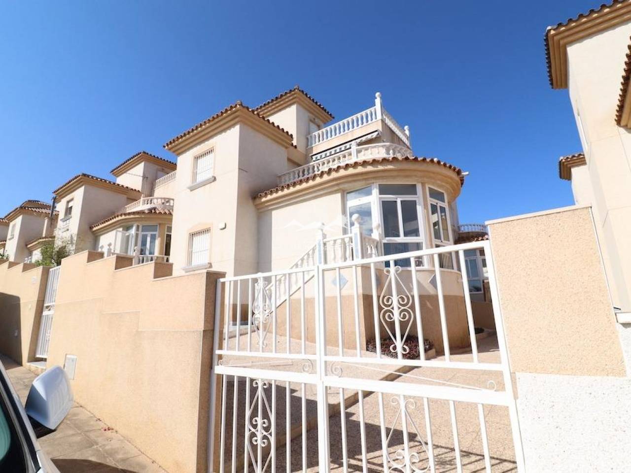 Villa - Resale - Orihuela Costa - I-26401