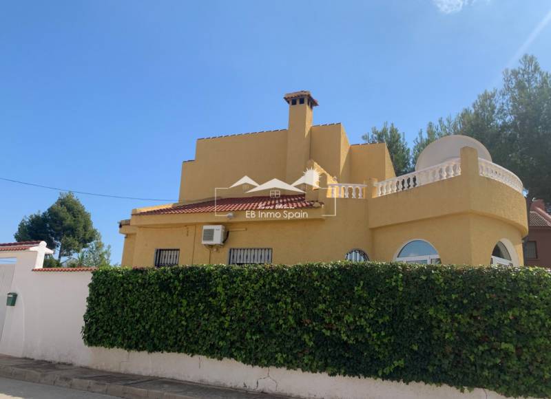 Villa - Resale - San Miguel de Salinas - Ciudad de las comunicaciones