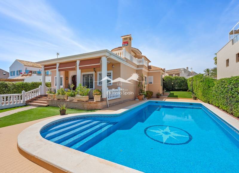 Villa - Resale - Torrevieja - La Mata