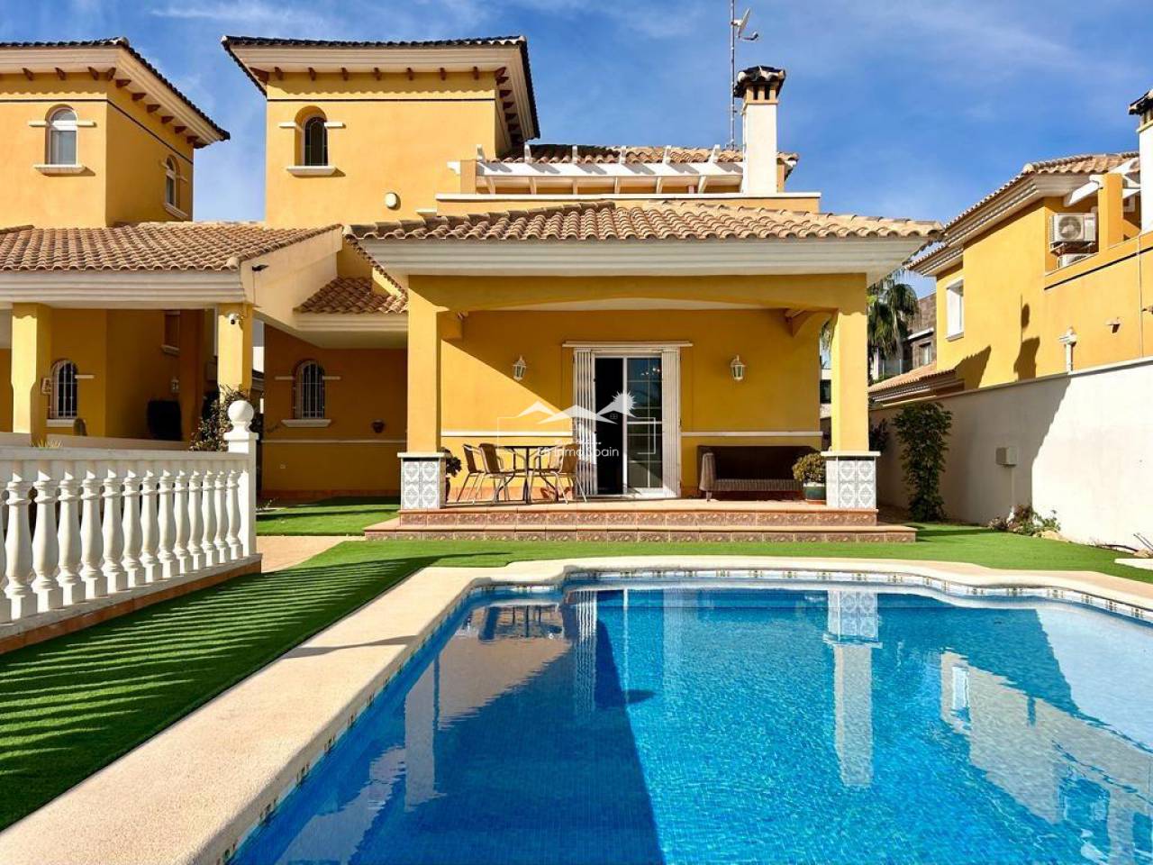 Villa - Segunda mano - Orihuela Costa - UE-25261