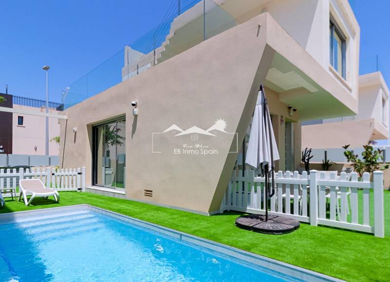 Villa - Segunda mano - Pilar De La Horadada - PUEBLO LATINO