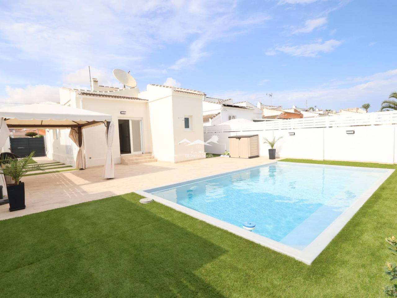 Villa - Segunda mano - Torrevieja - I-54284