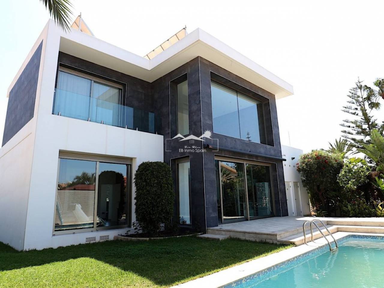 Villa - Segunda mano - Torrevieja - I-75894