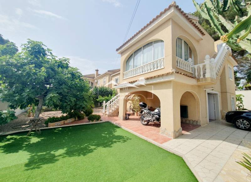 Villa - Segunda mano - Torrevieja - Los Balcones - Los Altos del Edén